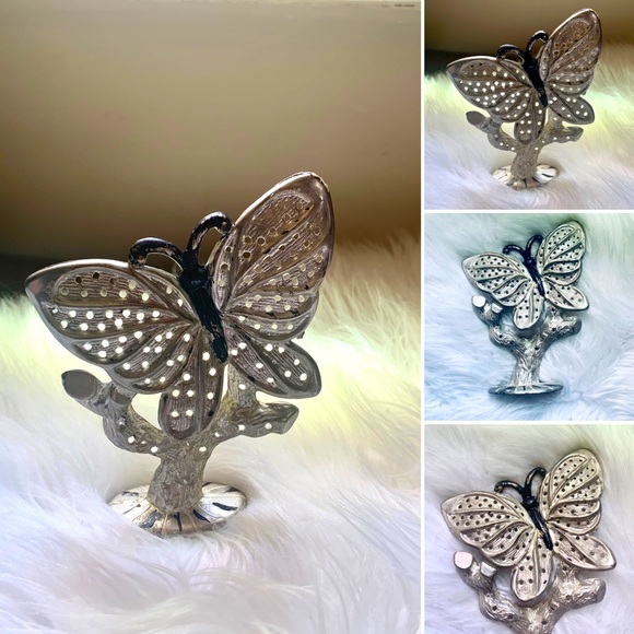 🦋2/$10 3/$15 4/$18 5/$20 Vintage Earring Stand